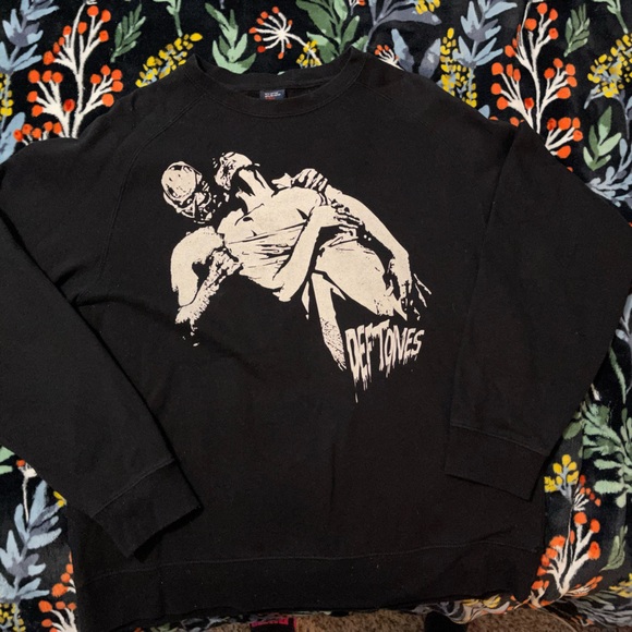 Other - Deftones Zombie Eating Female Pullover Sweater Size Medium